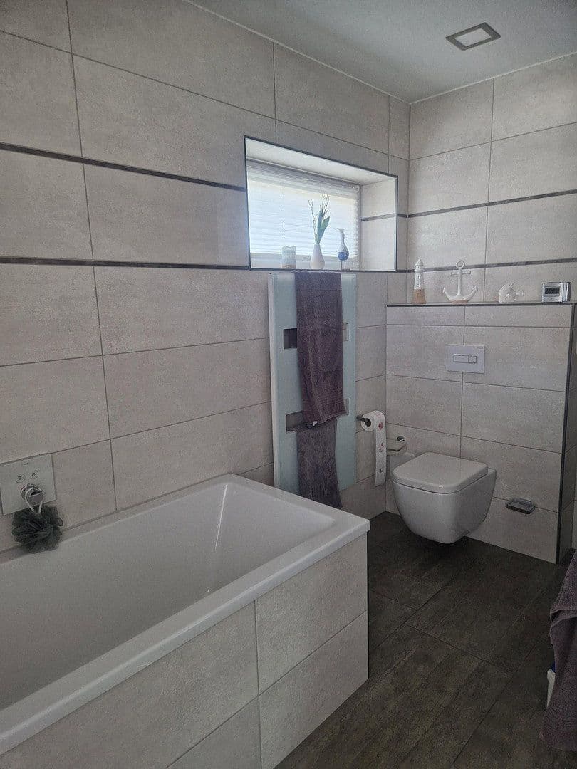 Prodej domu 122 m², pozemek 656 m², Hohe Börde, Sasko-Anhaltsko Prodej domu 122 m², pozemek 656 m², Hohe Börde, Sasko-Anhaltsko