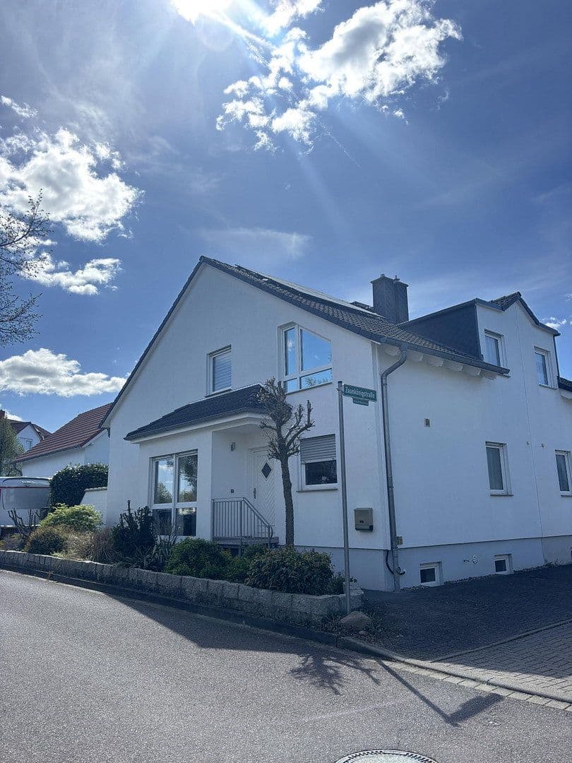 Prodej domu 115 m², pozemek 208 m², Magdeburg, Sasko-Anhaltsko Prodej domu 115 m², pozemek 208 m², Magdeburg, Sasko-Anhaltsko