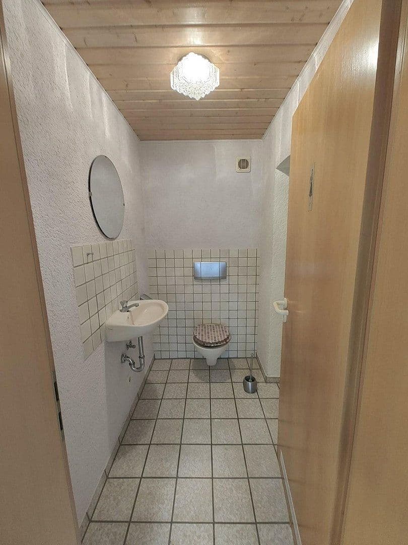 Prodej domu 294 m², pozemek 822 m², Östringen, Bádensko-Württembersko Prodej domu 294 m², pozemek 822 m², Östringen, Bádensko-Württembersko