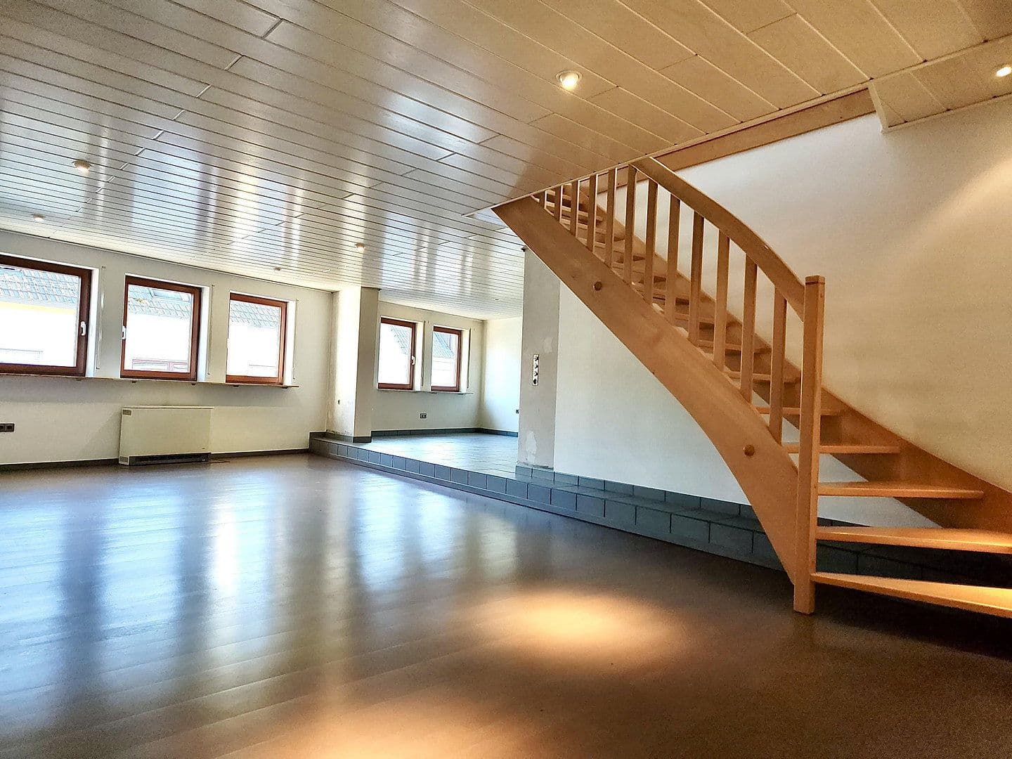Prodej domu 294 m², pozemek 822 m², Östringen, Bádensko-Württembersko Prodej domu 294 m², pozemek 822 m², Östringen, Bádensko-Württembersko