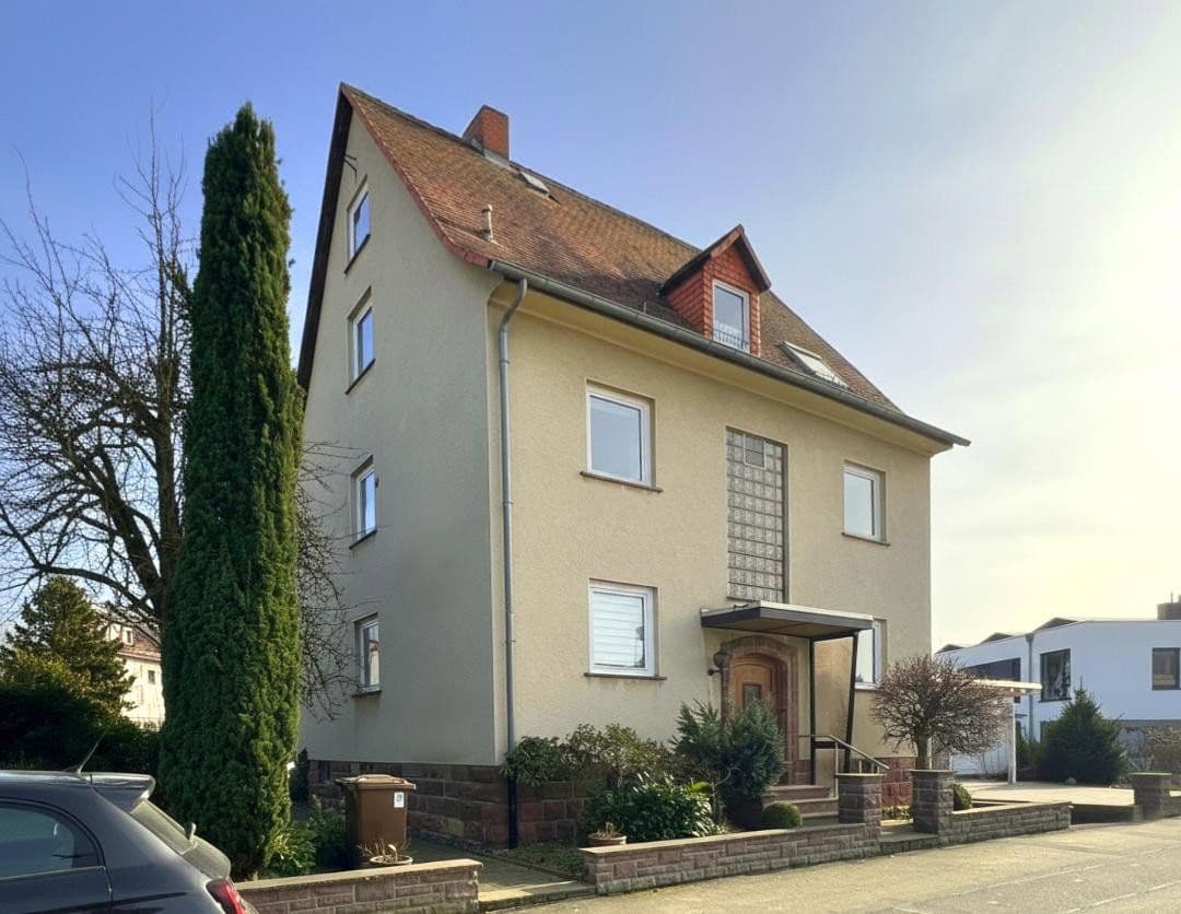 Prodej domu 192 m², pozemek 440 m², Fuldabrück, Hessen Prodej domu 192 m², pozemek 440 m², Fuldabrück, Hessen