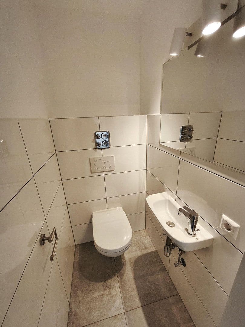 Pronájem bytu 5+1 112 m², Karlsruhe, Bádensko-Württembersko Pronájem bytu 5+1 112 m², Karlsruhe, Bádensko-Württembersko
