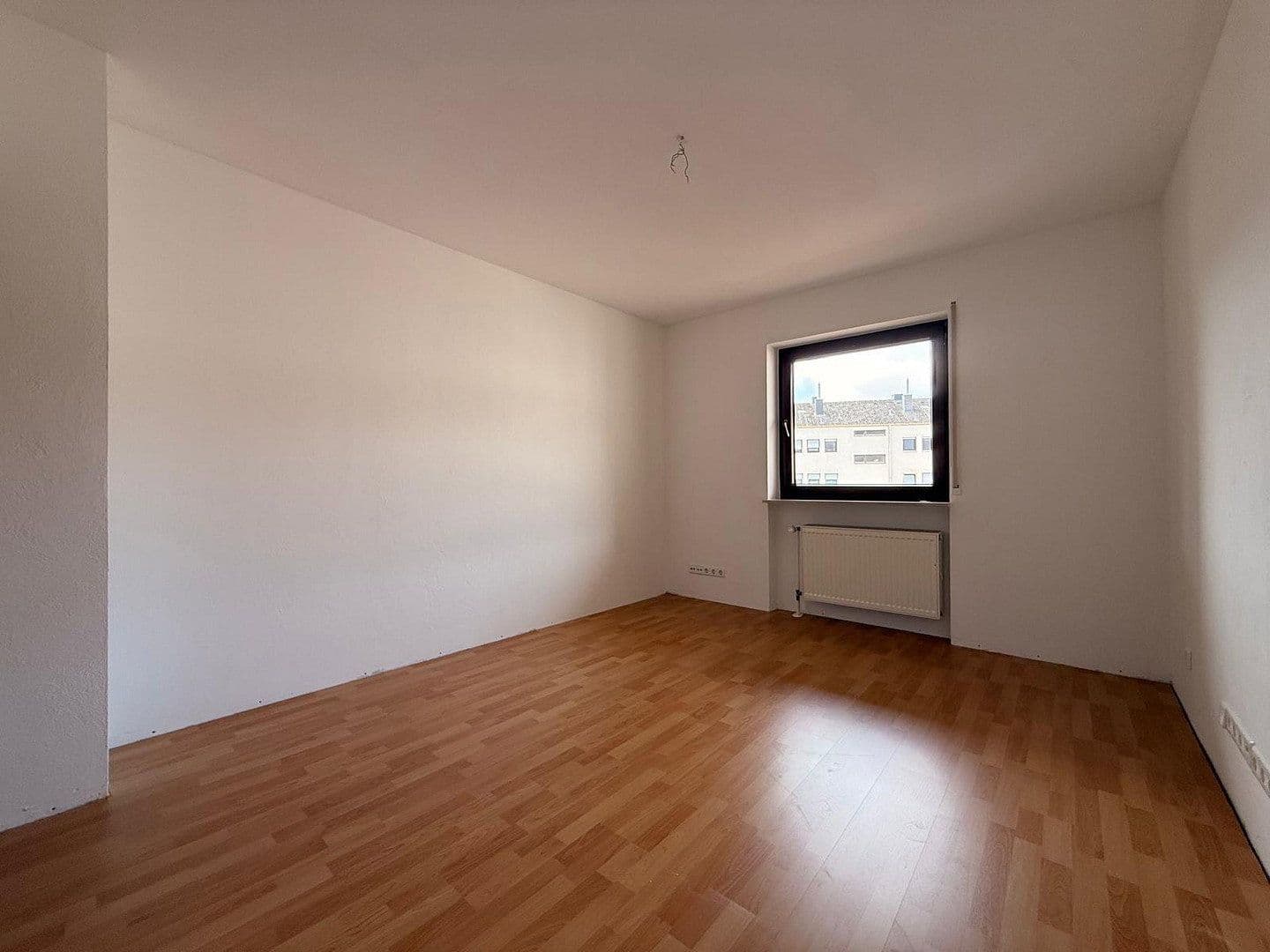 Pronájem bytu 3+1 70 m², Nordbahnstr. 99, Kaiserslautern, Porýní-Falc Pronájem bytu 3+1 70 m², Nordbahnstr. 99, Kaiserslautern, Porýní-Falc