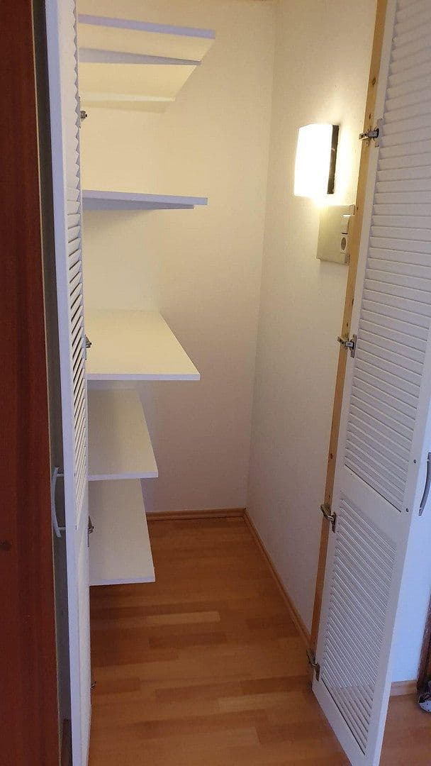 Pronájem bytu 3+1 70 m², Nordbahnstr. 99, Kaiserslautern, Porýní-Falc Pronájem bytu 3+1 70 m², Nordbahnstr. 99, Kaiserslautern, Porýní-Falc