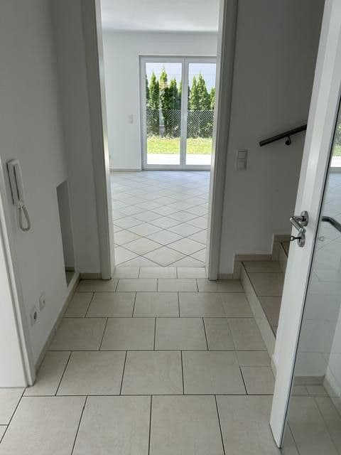 Prodej domu 150 m², pozemek 291 m², Brunnenstraße 2, Ottenhofen, Bavorsko Prodej domu 150 m², pozemek 291 m², Brunnenstraße 2, Ottenhofen, Bavorsko