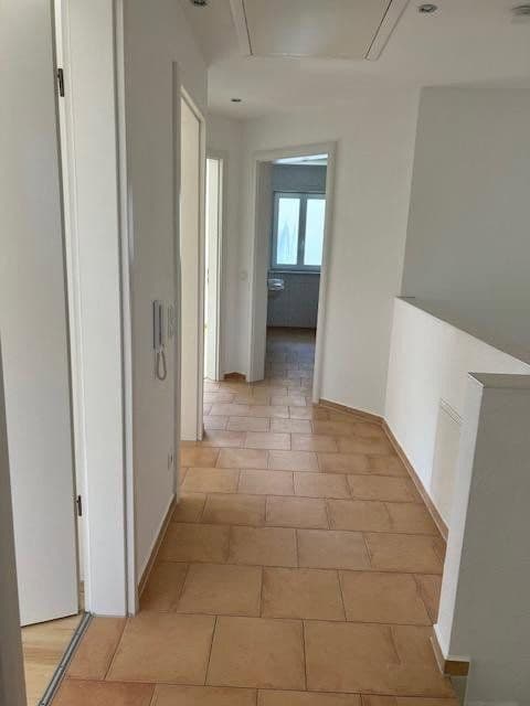 Prodej domu 150 m², pozemek 291 m², Brunnenstraße 2, Ottenhofen, Bavorsko Prodej domu 150 m², pozemek 291 m², Brunnenstraße 2, Ottenhofen, Bavorsko
