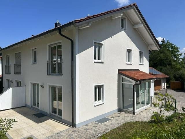 Prodej domu 150 m², pozemek 291 m², Brunnenstraße 2, Ottenhofen, Bavorsko Prodej domu 150 m², pozemek 291 m², Brunnenstraße 2, Ottenhofen, Bavorsko