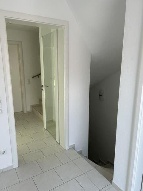 Prodej domu 150 m², pozemek 291 m², Brunnenstraße 2, Ottenhofen, Bavorsko Prodej domu 150 m², pozemek 291 m², Brunnenstraße 2, Ottenhofen, Bavorsko