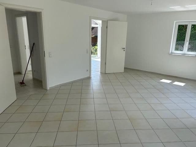 Prodej domu 150 m², pozemek 291 m², Brunnenstraße 2, Ottenhofen, Bavorsko Prodej domu 150 m², pozemek 291 m², Brunnenstraße 2, Ottenhofen, Bavorsko