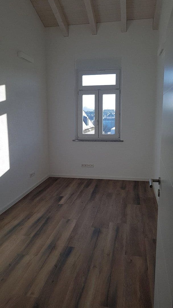 Pronájem bytu 4+1 100 m², Oelsnitzer Str. 19, Hof, Bavorsko Pronájem bytu 4+1 100 m², Oelsnitzer Str. 19, Hof, Bavorsko