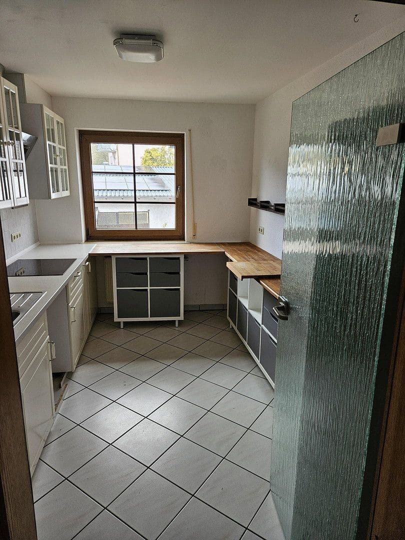 Pronájem bytu 3+1 97 m², Ingelheim am Rhein, Porýní-Falc Pronájem bytu 3+1 97 m², Ingelheim am Rhein, Porýní-Falc