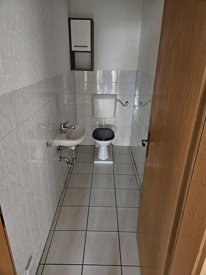 Pronájem bytu 3+1 97 m², Ingelheim am Rhein, Porýní-Falc Pronájem bytu 3+1 97 m², Ingelheim am Rhein, Porýní-Falc
