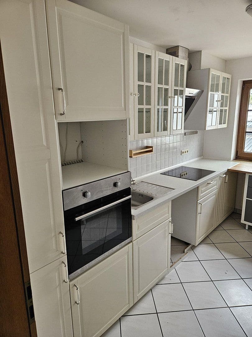 Pronájem bytu 3+1 97 m², Ingelheim am Rhein, Porýní-Falc Pronájem bytu 3+1 97 m², Ingelheim am Rhein, Porýní-Falc