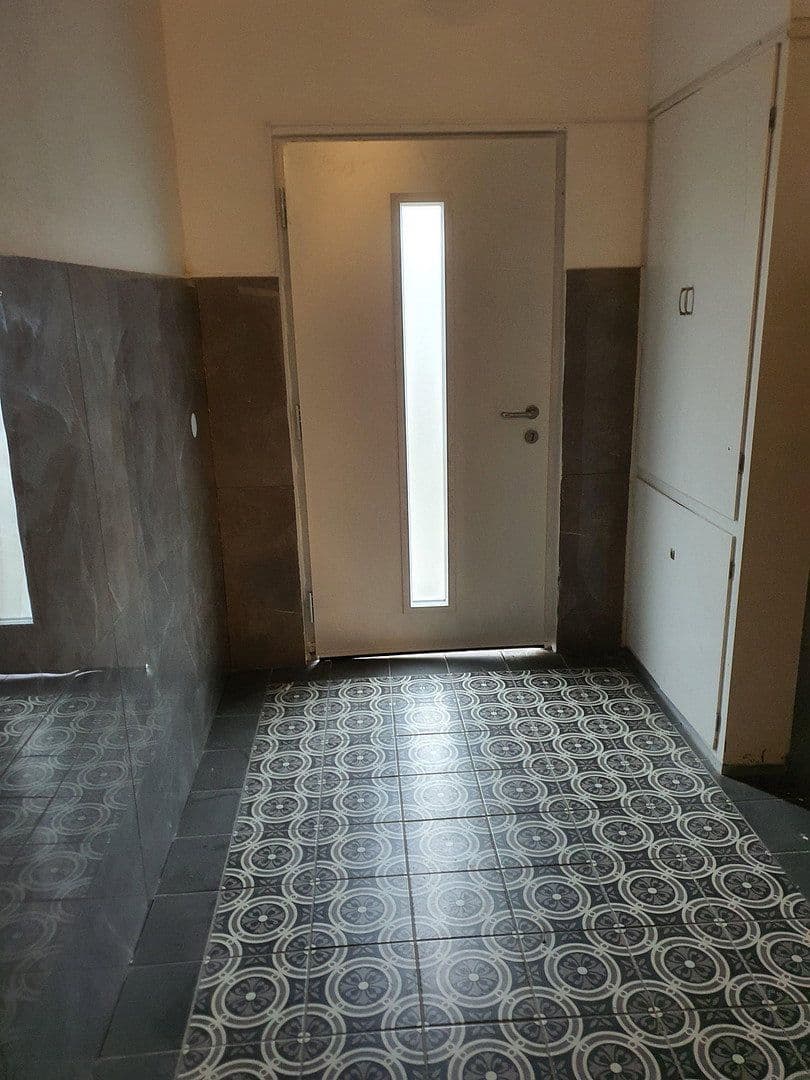 Prodej domu 315 m², pozemek 300 m², Kölnerstraße 186, Krefeld, Severní Porýní-Vestfálsko Prodej domu 315 m², pozemek 300 m², Kölnerstraße 186, Krefeld, Severní Porýní-Vestfálsko