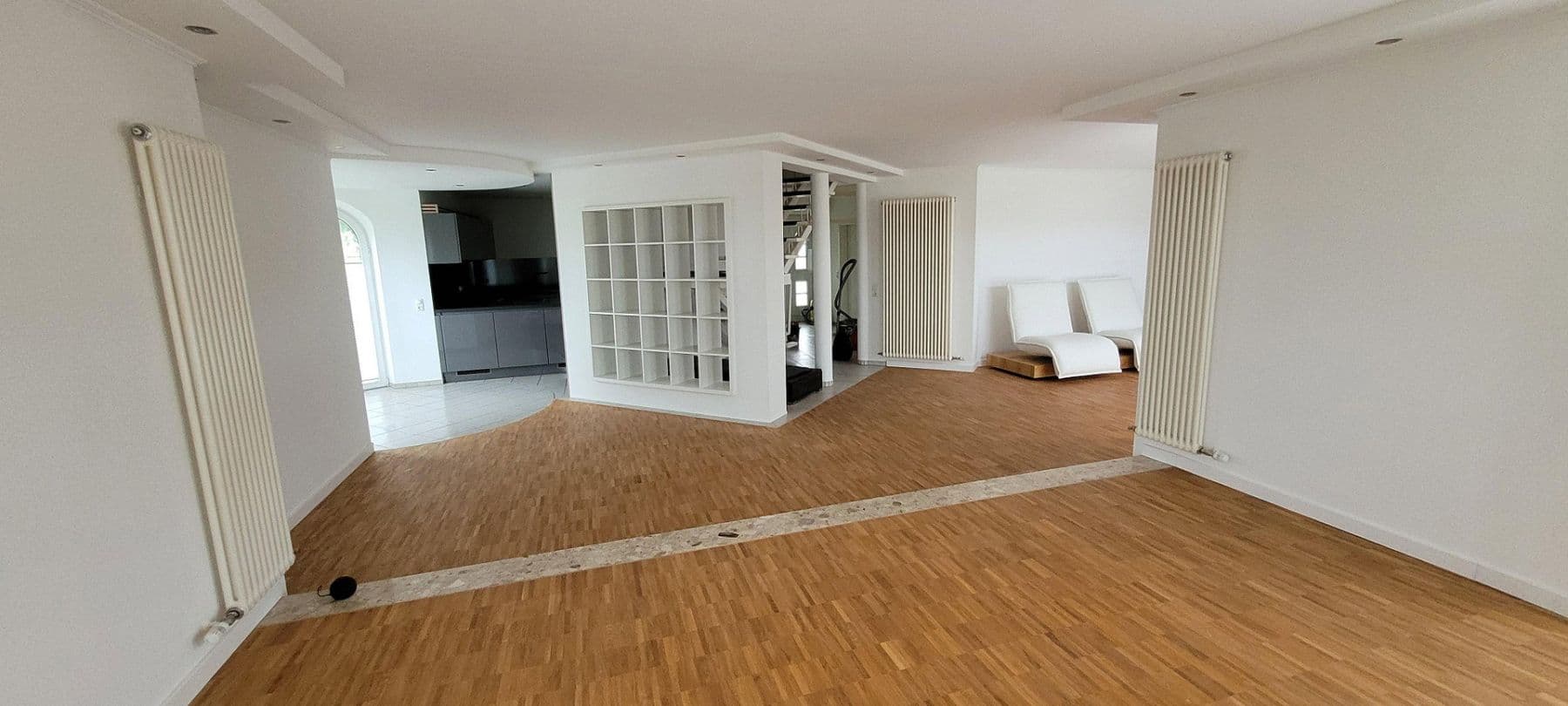 Prodej domu 250 m², pozemek 2.284 m², Schwerin, Mecklenburg-Vorpommern Prodej domu 250 m², pozemek 2.284 m², Schwerin, Mecklenburg-Vorpommern