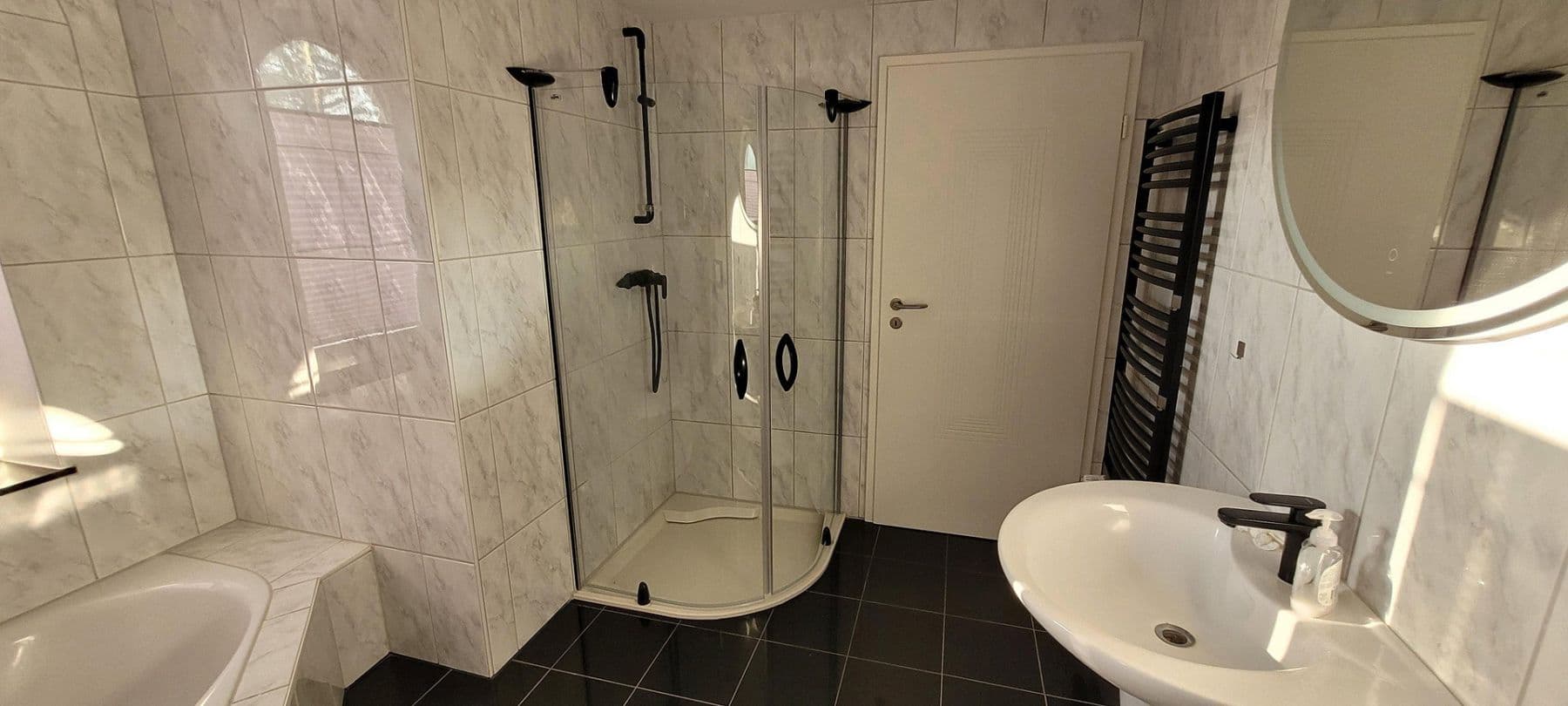 Prodej domu 250 m², pozemek 2.284 m², Schwerin, Mecklenburg-Vorpommern Prodej domu 250 m², pozemek 2.284 m², Schwerin, Mecklenburg-Vorpommern