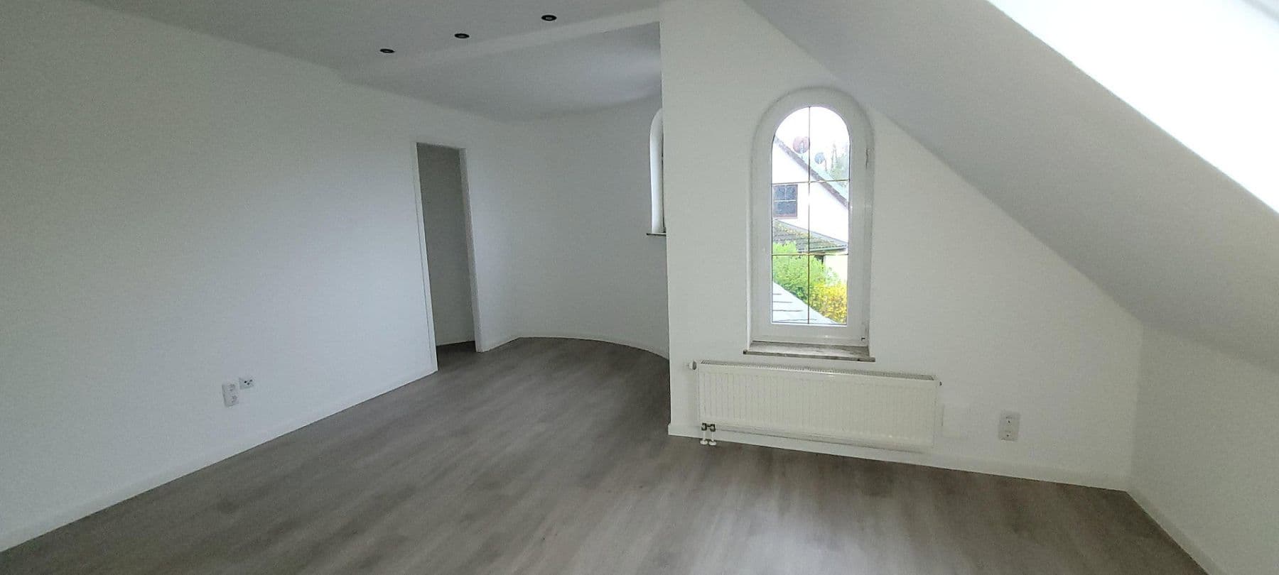 Prodej domu 250 m², pozemek 2.284 m², Schwerin, Mecklenburg-Vorpommern Prodej domu 250 m², pozemek 2.284 m², Schwerin, Mecklenburg-Vorpommern