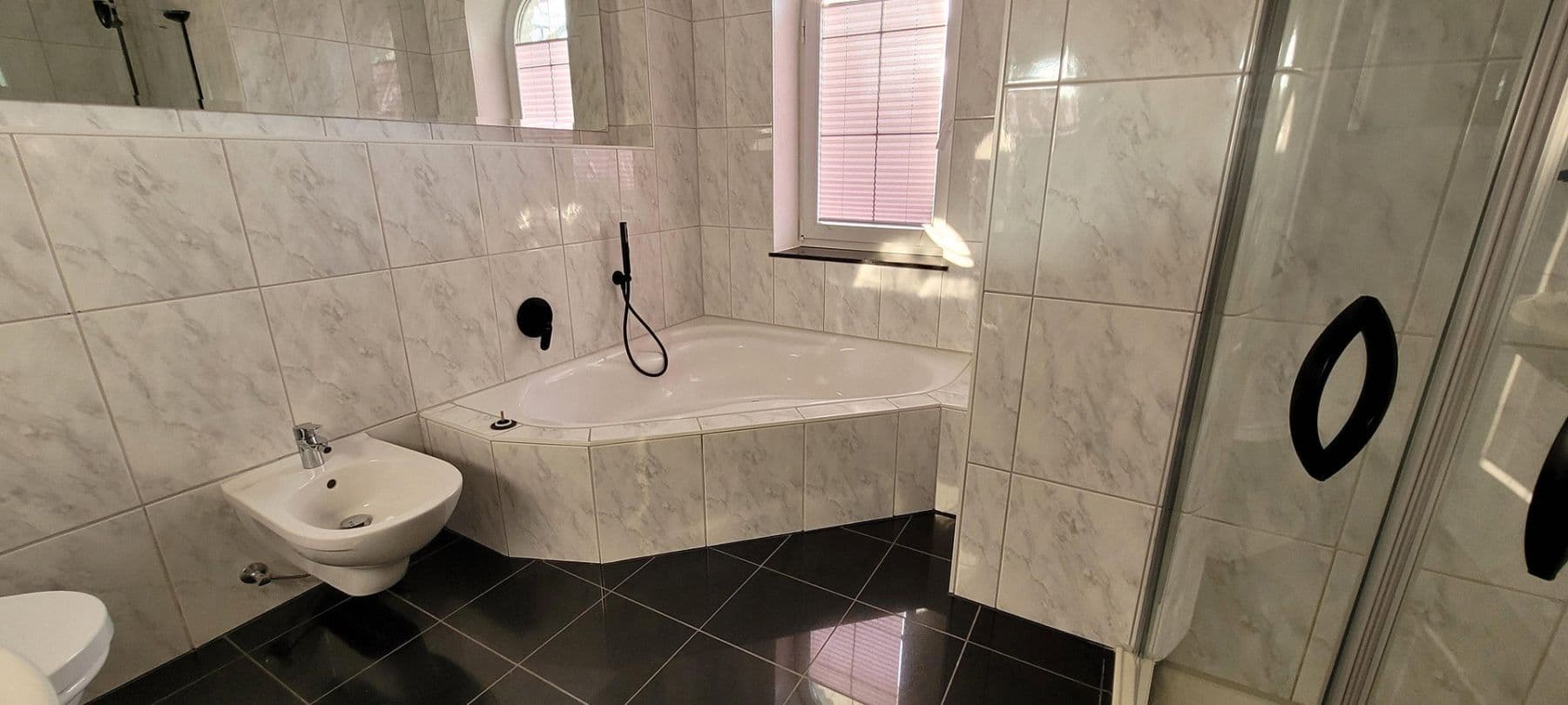 Prodej domu 250 m², pozemek 2.284 m², Schwerin, Mecklenburg-Vorpommern Prodej domu 250 m², pozemek 2.284 m², Schwerin, Mecklenburg-Vorpommern