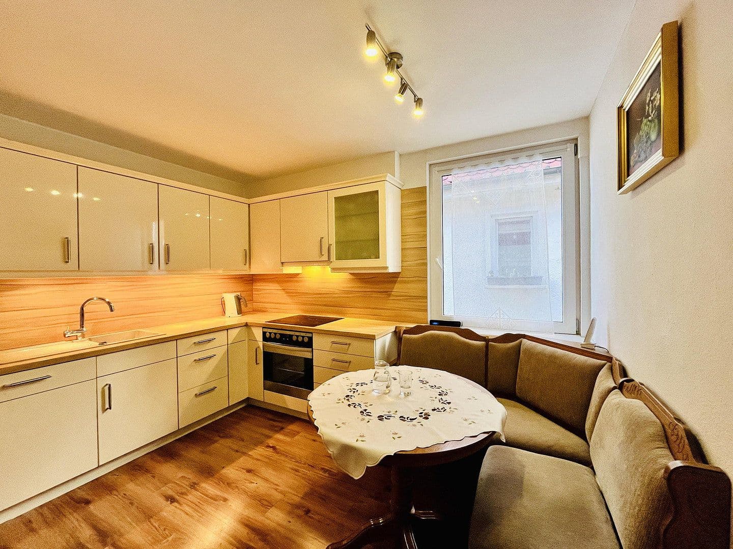 Prodej domu 146 m², pozemek 1.550 m², Neuenbürg, Bádensko-Württembersko Prodej domu 146 m², pozemek 1.550 m², Neuenbürg, Bádensko-Württembersko