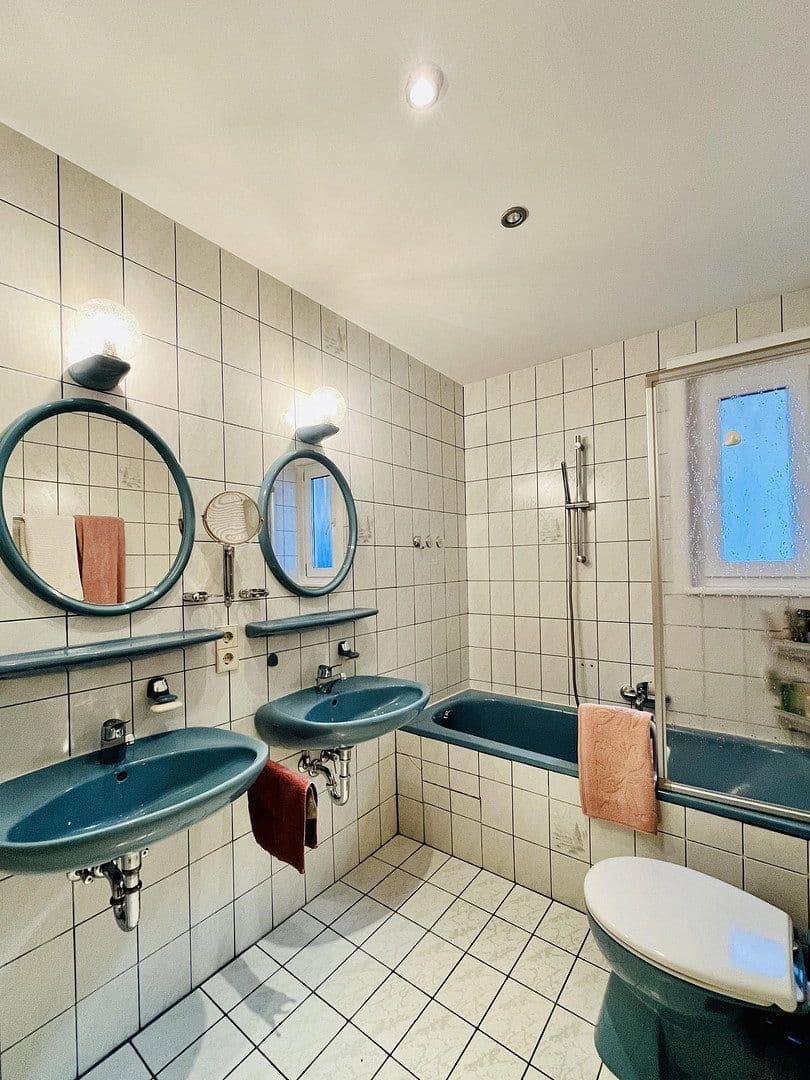 Prodej domu 146 m², pozemek 1.550 m², Neuenbürg, Bádensko-Württembersko Prodej domu 146 m², pozemek 1.550 m², Neuenbürg, Bádensko-Württembersko