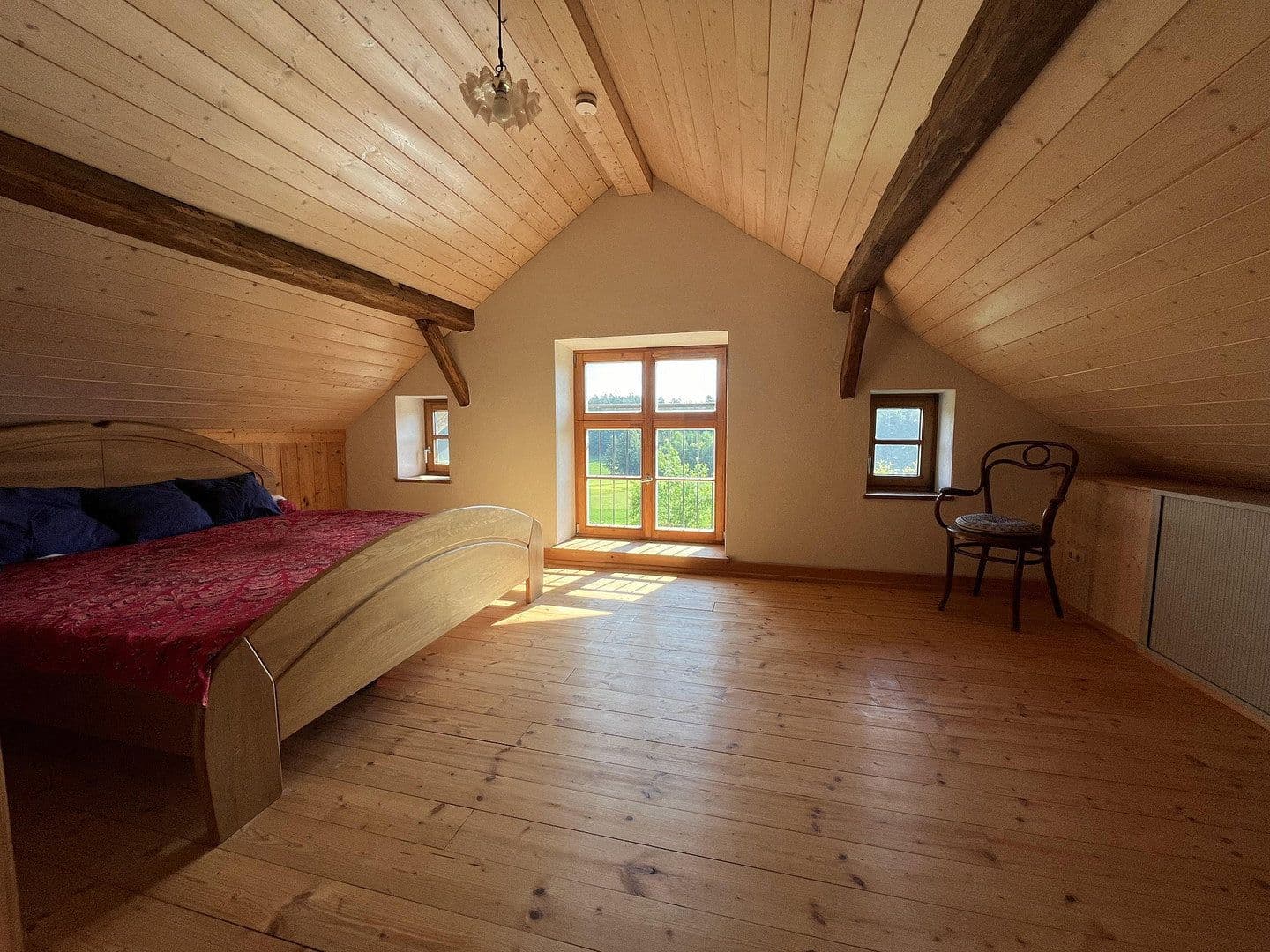 Prodej domu 340 m², pozemek 5.400 m², Massing, Bavorsko Prodej domu 340 m², pozemek 5.400 m², Massing, Bavorsko