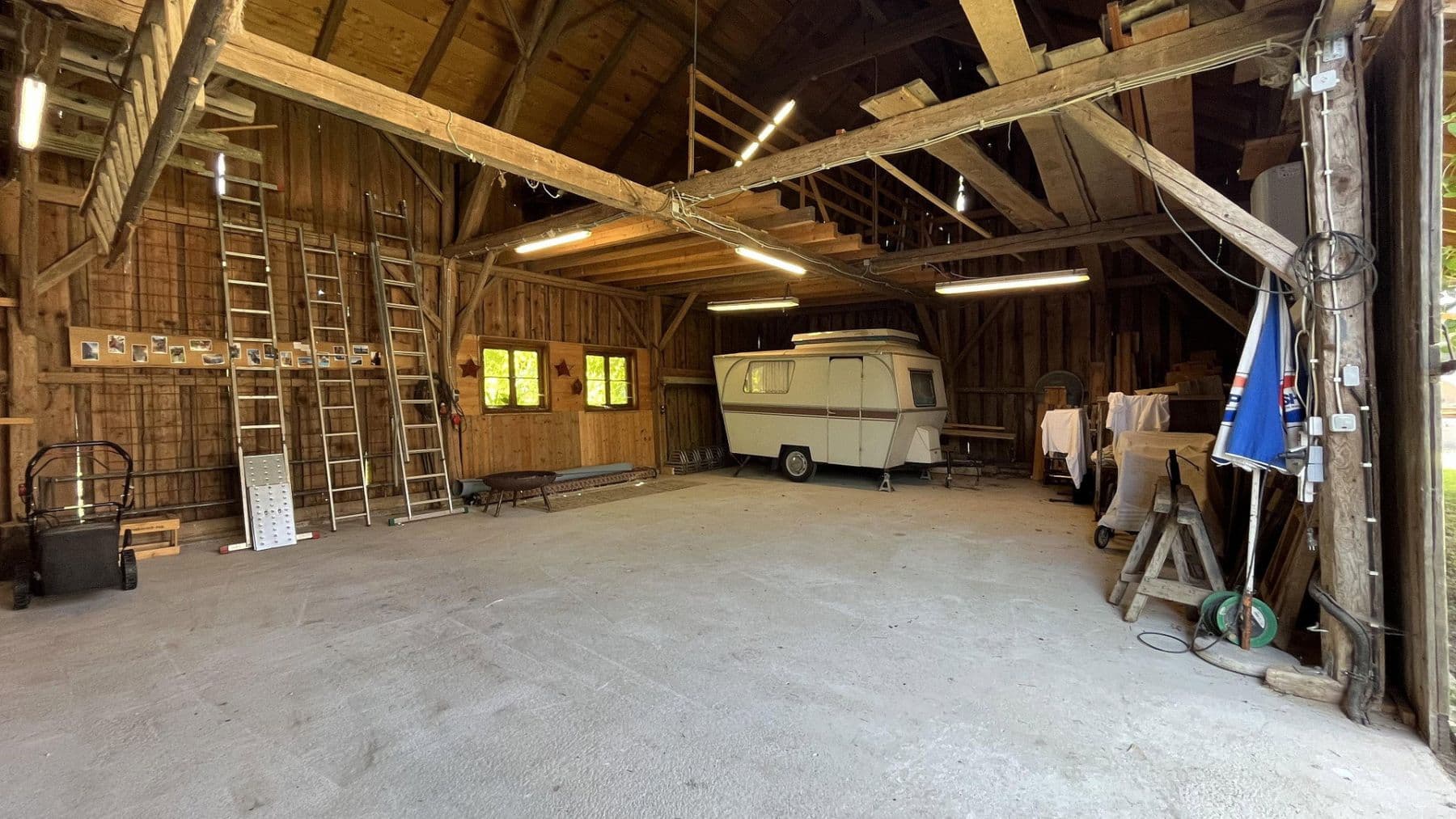 Prodej domu 340 m², pozemek 5.400 m², Massing, Bavorsko Prodej domu 340 m², pozemek 5.400 m², Massing, Bavorsko