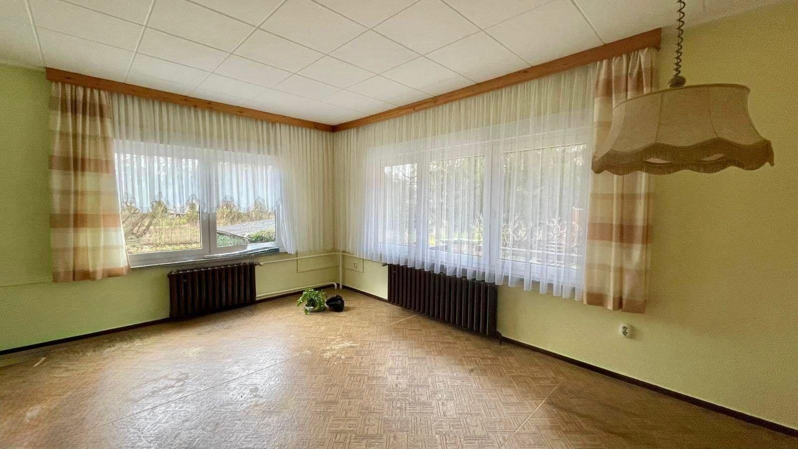 Prodej domu 115 m², pozemek 2.082 m², Lindenallee 43, Mühlenbecker Land, Braniborsko Prodej domu 115 m², pozemek 2.082 m², Lindenallee 43, Mühlenbecker Land, Braniborsko