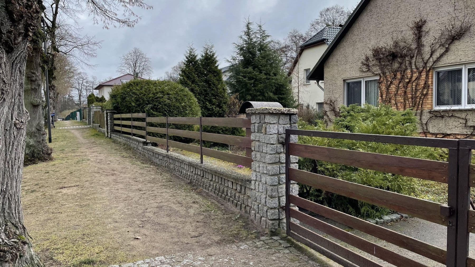 Prodej domu 115 m², pozemek 2.082 m², Lindenallee 43, Mühlenbecker Land, Braniborsko Prodej domu 115 m², pozemek 2.082 m², Lindenallee 43, Mühlenbecker Land, Braniborsko