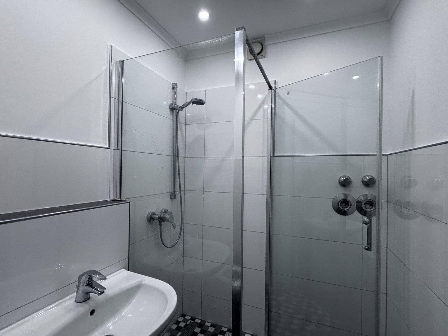 Prodej bytu 2+1 52 m², Erich-Ollenhauer Straße 270a, Wiesbaden, Hessen Prodej bytu 2+1 52 m², Erich-Ollenhauer Straße 270a, Wiesbaden, Hessen