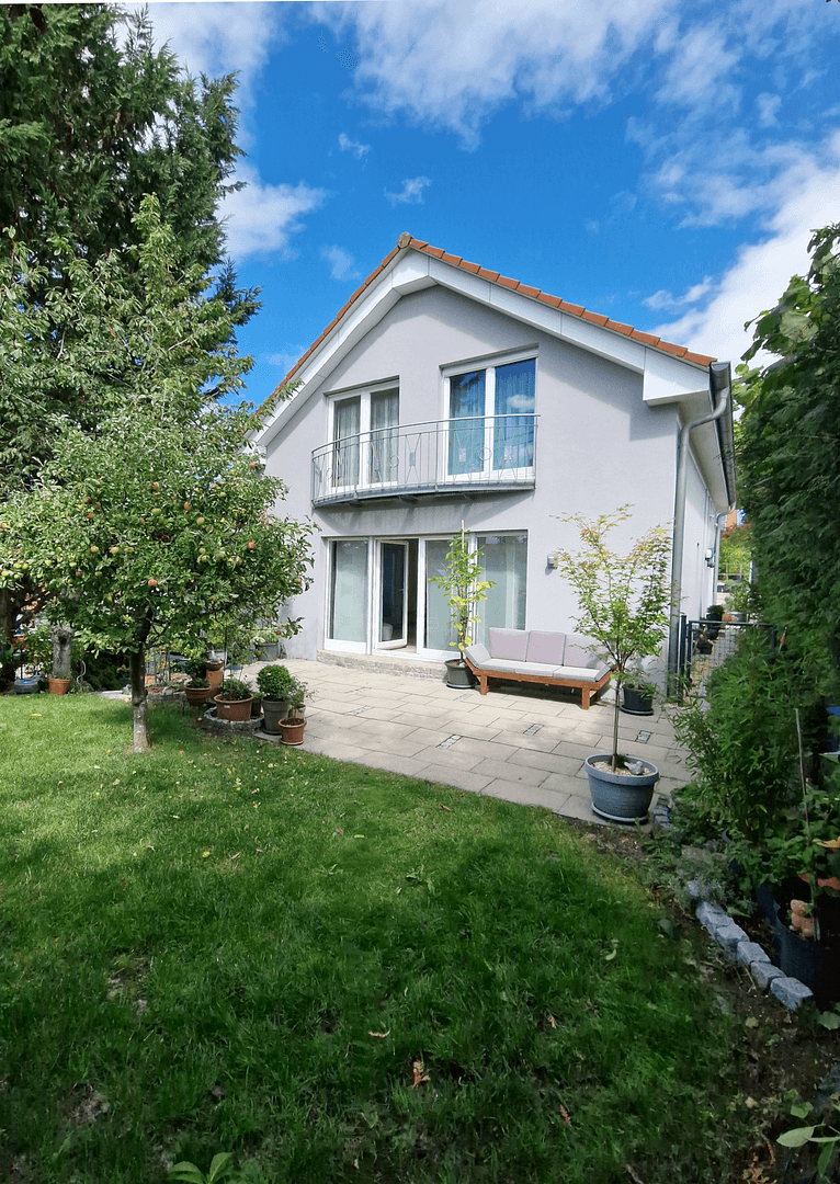 Prodej domu 283 m², pozemek 433 m², Weissach, Bádensko-Württembersko Prodej domu 283 m², pozemek 433 m², Weissach, Bádensko-Württembersko