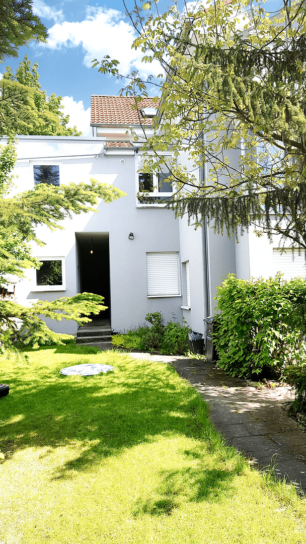Prodej domu 283 m², pozemek 433 m², Weissach, Bádensko-Württembersko Prodej domu 283 m², pozemek 433 m², Weissach, Bádensko-Württembersko