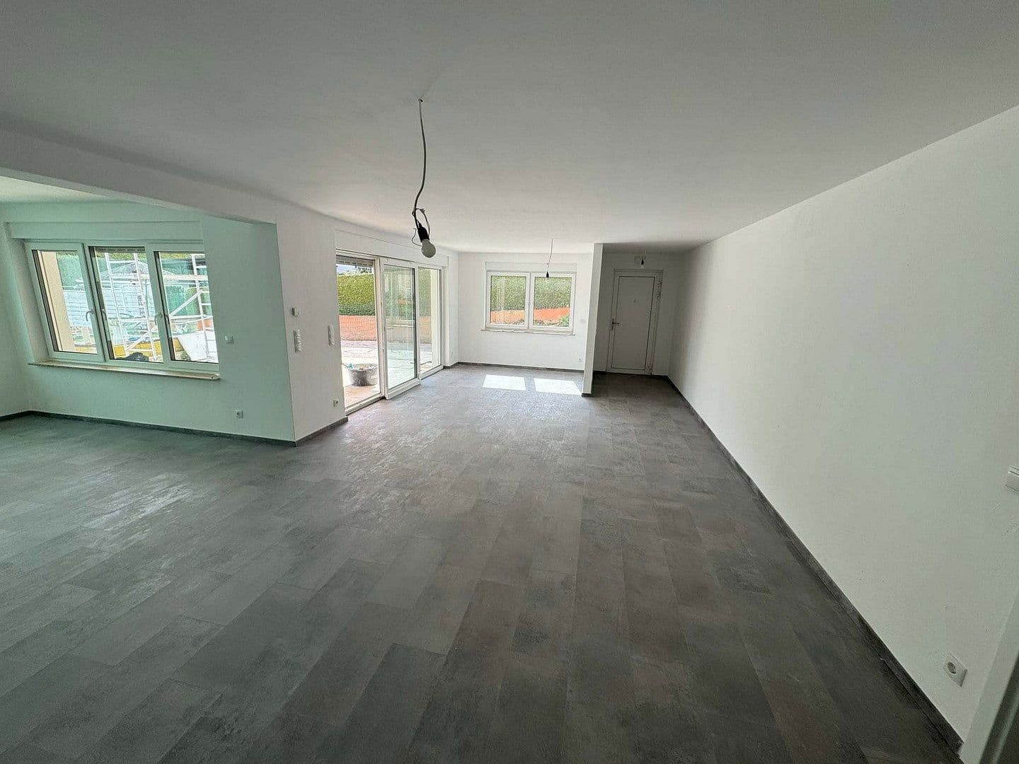 Pronájem bytu 3+1 130 m², Wehr, Porýní-Falc Pronájem bytu 3+1 130 m², Wehr, Porýní-Falc