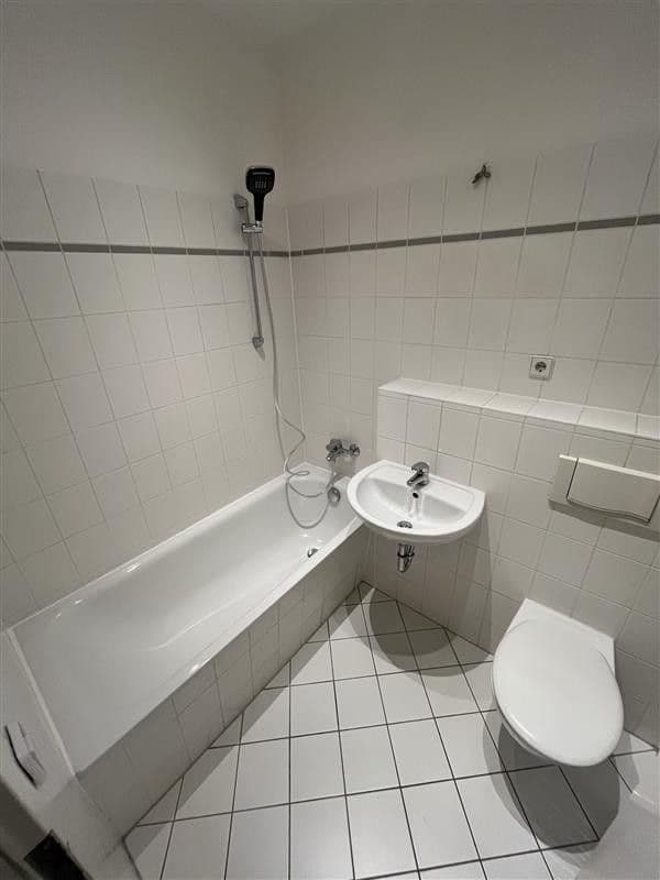 Pronájem bytu 1+1 28 m², Leberstr. 76, Berlin, Berlín Pronájem bytu 1+1 28 m², Leberstr. 76, Berlin, Berlín