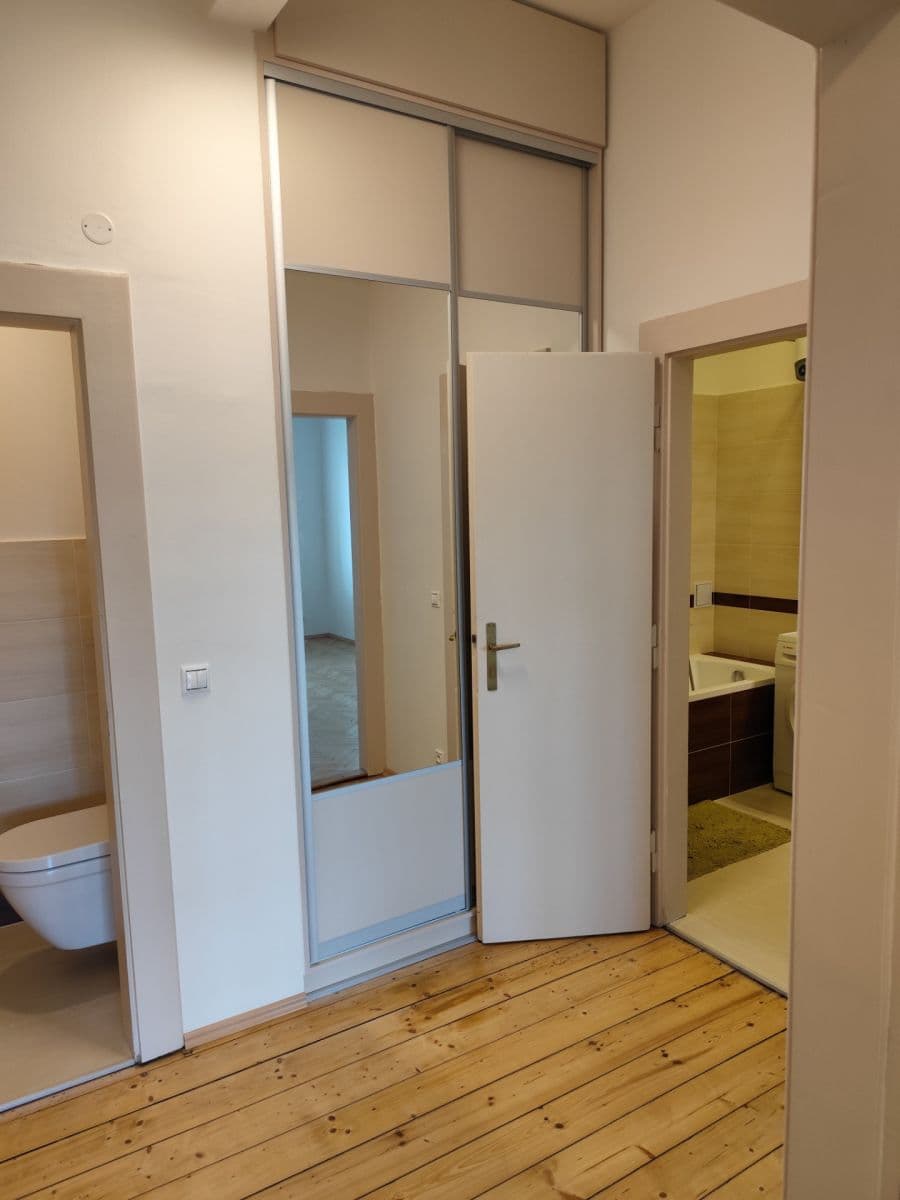 Pronájem bytu 1+1 43 m², V Zálomu, Praha, Praha Pronájem bytu 1+1 43 m², V Zálomu, Praha, Praha