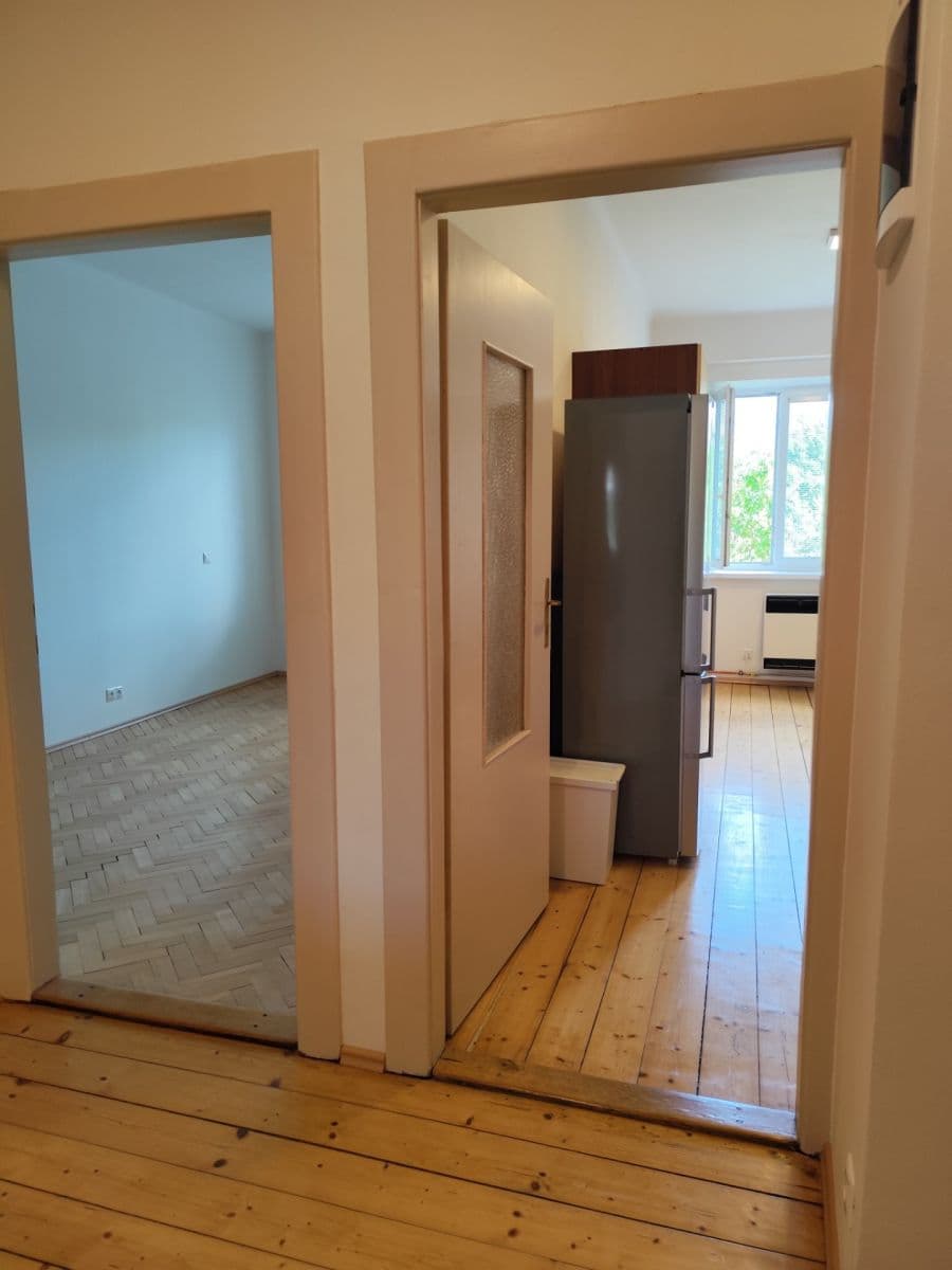 Pronájem bytu 1+1 43 m², V Zálomu, Praha, Praha Pronájem bytu 1+1 43 m², V Zálomu, Praha, Praha