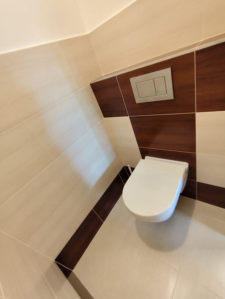 Pronájem bytu 1+1 43 m², V Zálomu, Praha, Praha Pronájem bytu 1+1 43 m², V Zálomu, Praha, Praha
