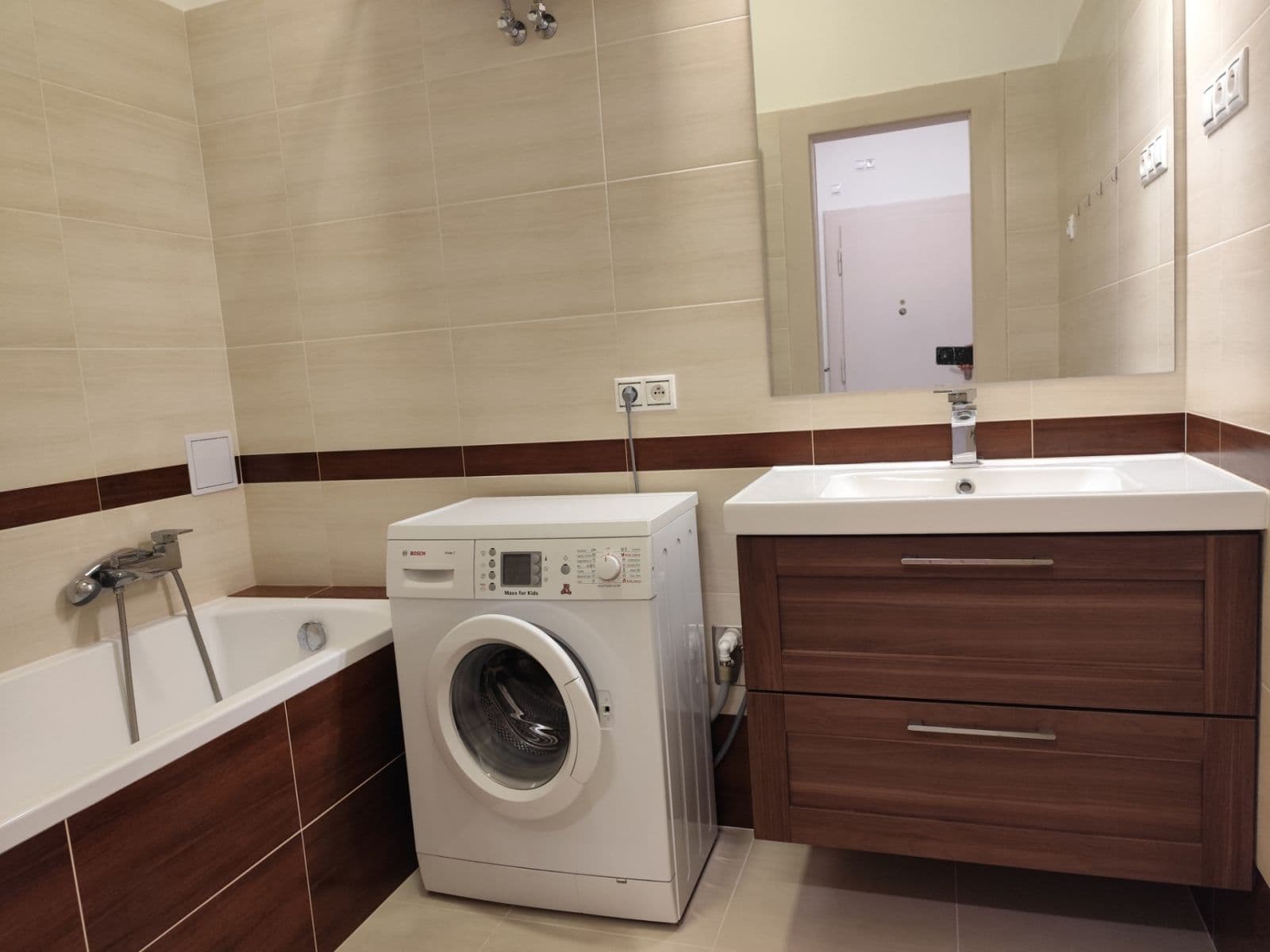 Pronájem bytu 1+1 43 m², V Zálomu, Praha, Praha Pronájem bytu 1+1 43 m², V Zálomu, Praha, Praha