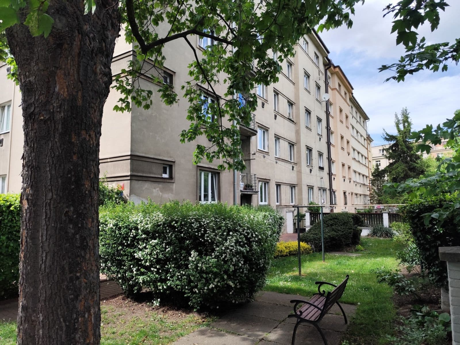 Pronájem bytu 1+1 43 m², V Zálomu, Praha, Praha Pronájem bytu 1+1 43 m², V Zálomu, Praha, Praha