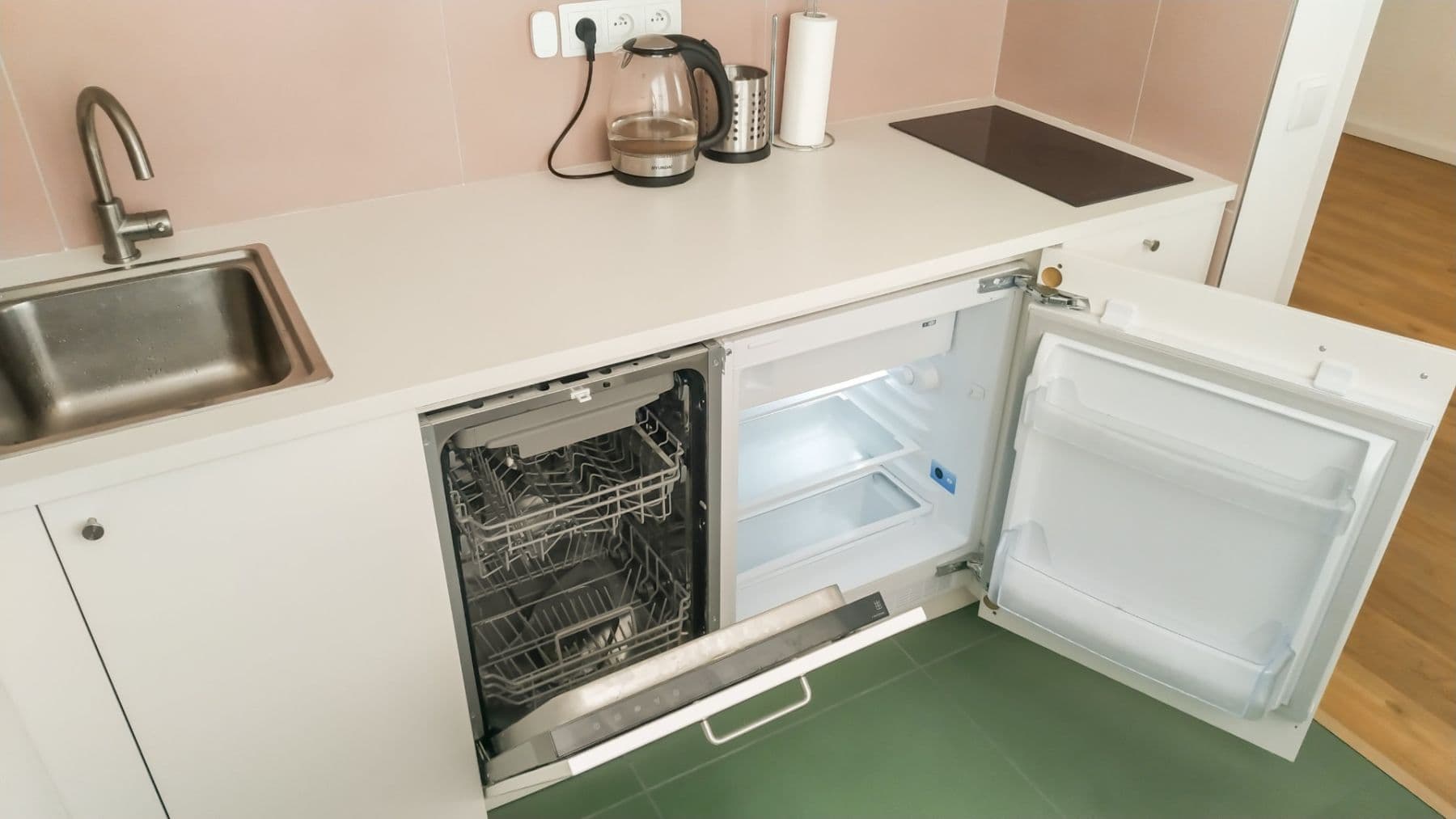 Pronájem bytu 1+kk 28 m², Semilská, Praha, Praha Pronájem bytu 1+kk 28 m², Semilská, Praha, Praha