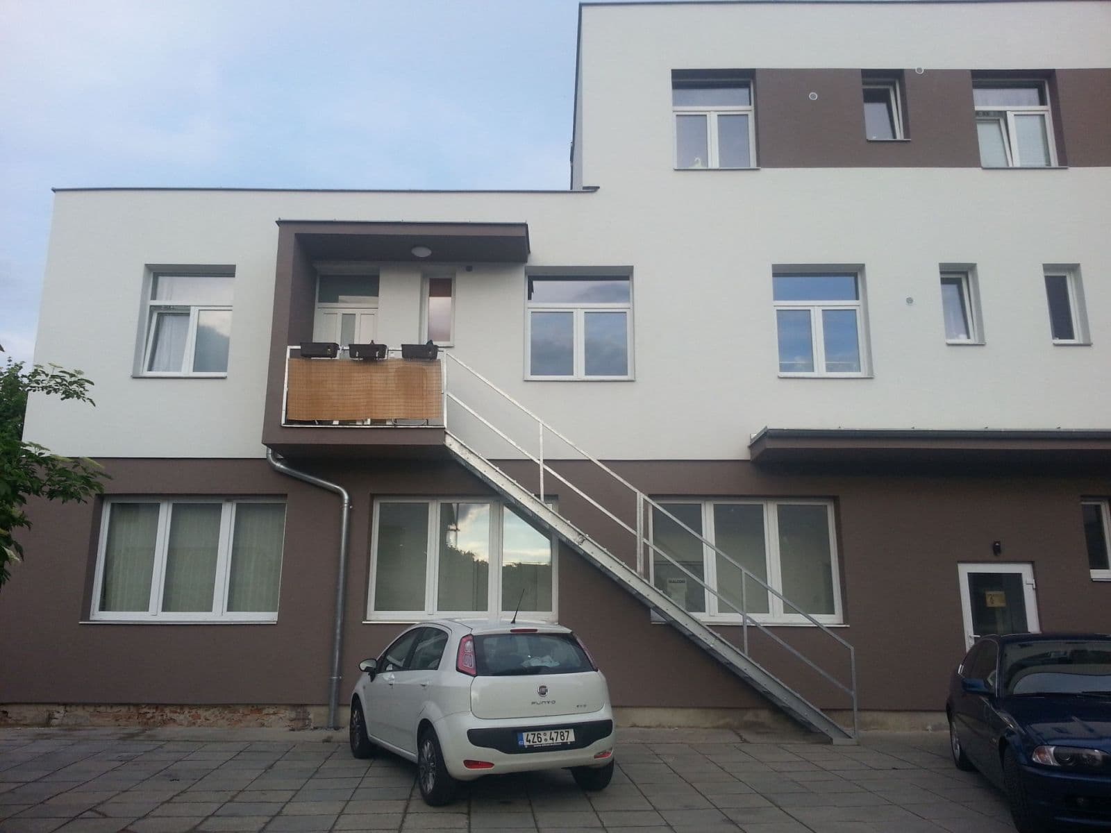 Pronájem kanceláře 23 m², Dlouhá, Zlín, Zlínský kraj Pronájem kanceláře 23 m², Dlouhá, Zlín, Zlínský kraj