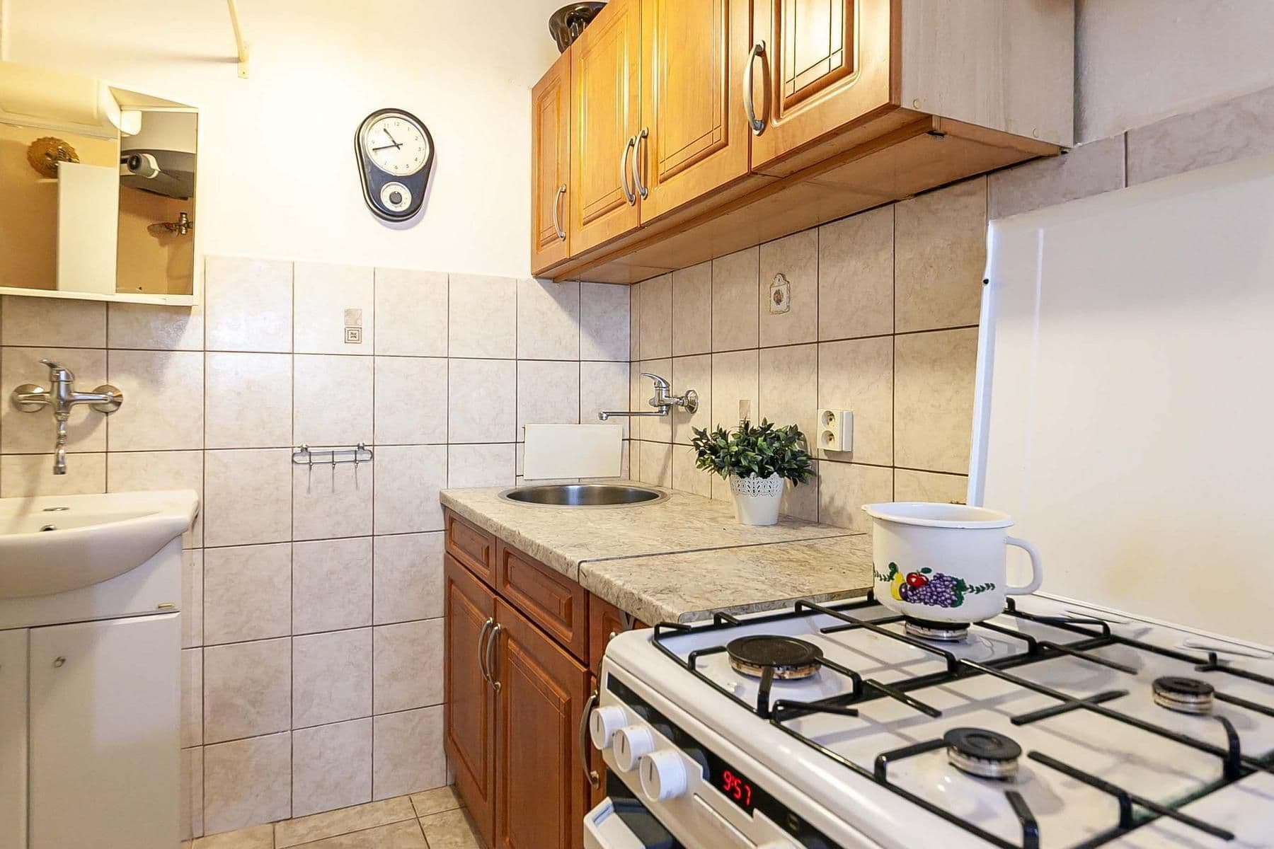 Prodej bytu 2+kk 41 m², Nemocniční, Praha, Praha Prodej bytu 2+kk 41 m², Nemocniční, Praha, Praha