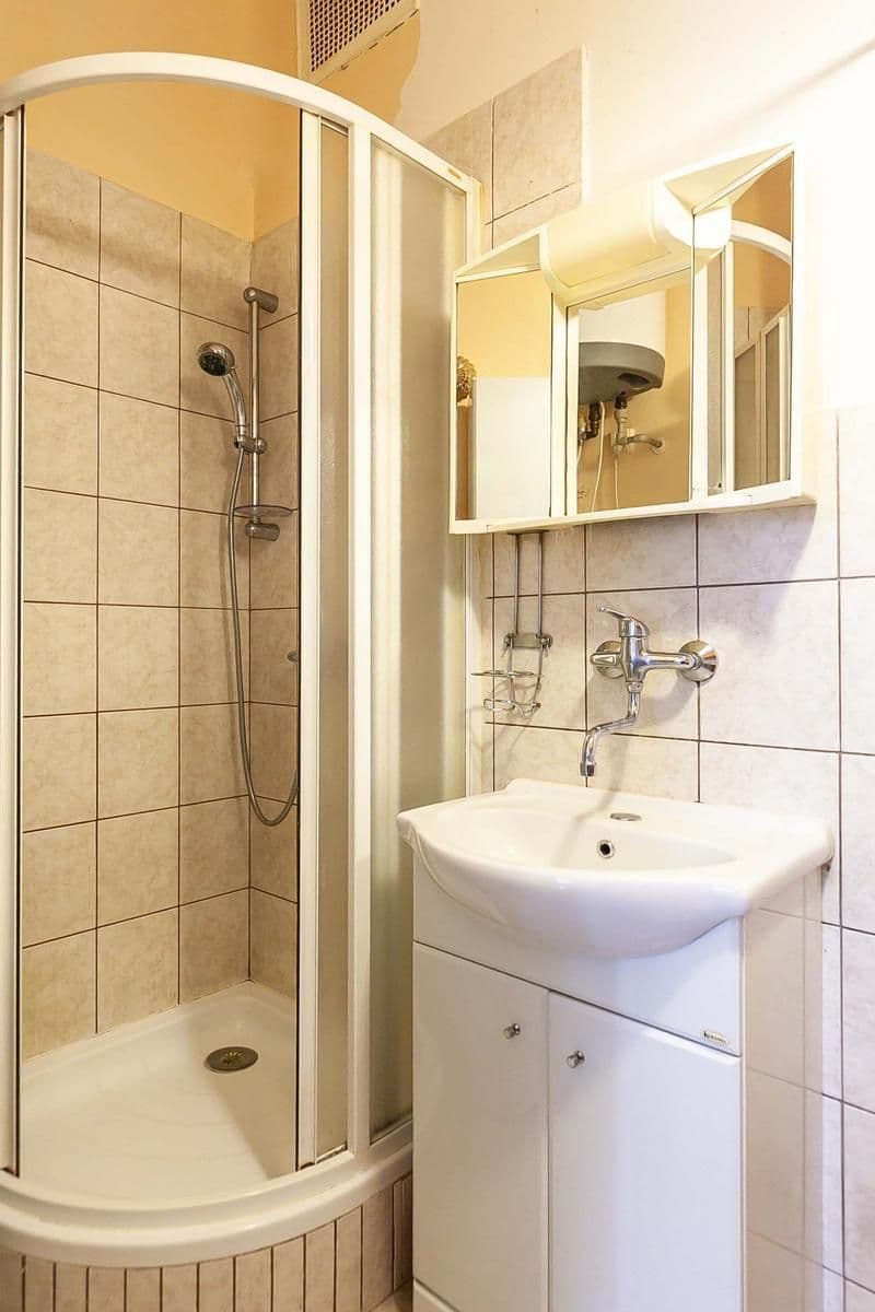 Prodej bytu 2+kk 41 m², Nemocniční, Praha, Praha Prodej bytu 2+kk 41 m², Nemocniční, Praha, Praha