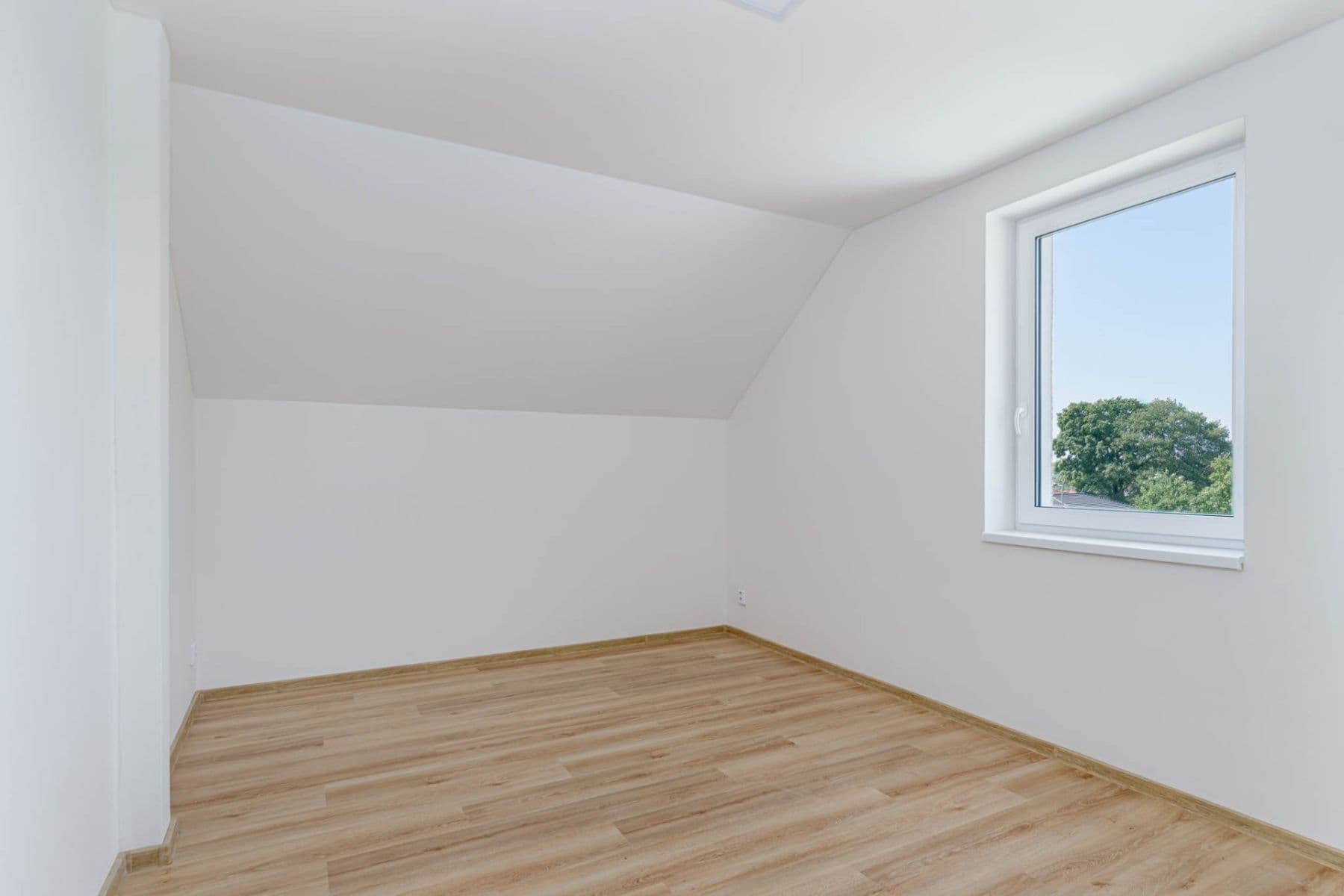 Prodej domu 207 m², pozemek 723 m², Ke Koupališti, Jirkov, Ústecký kraj Prodej domu 207 m², pozemek 723 m², Ke Koupališti, Jirkov, Ústecký kraj
