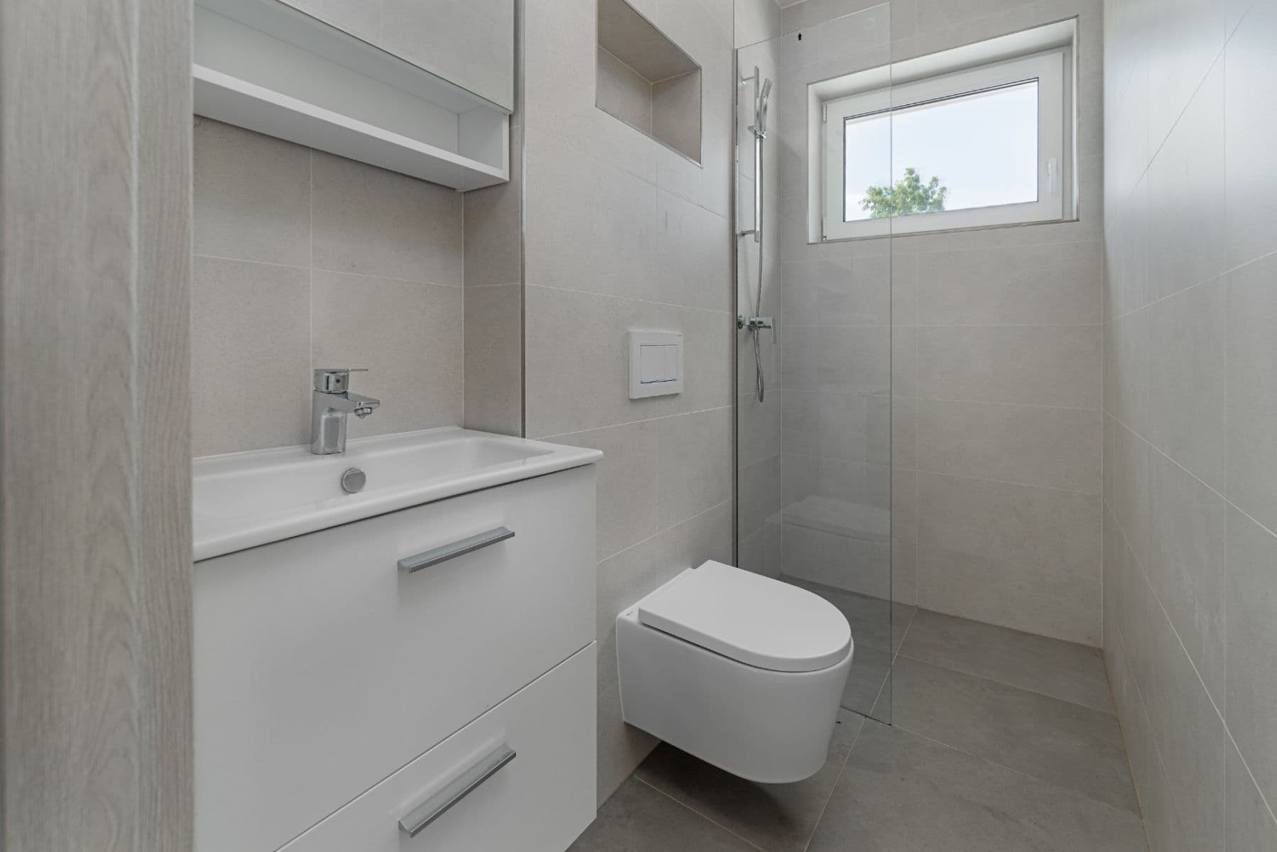 Prodej domu 207 m², pozemek 723 m², Ke Koupališti, Jirkov, Ústecký kraj Prodej domu 207 m², pozemek 723 m², Ke Koupališti, Jirkov, Ústecký kraj