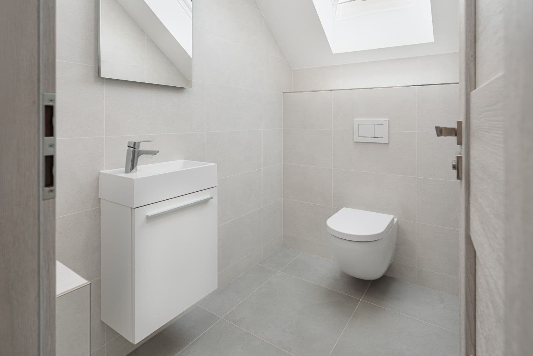 Prodej domu 207 m², pozemek 723 m², Ke Koupališti, Jirkov, Ústecký kraj Prodej domu 207 m², pozemek 723 m², Ke Koupališti, Jirkov, Ústecký kraj