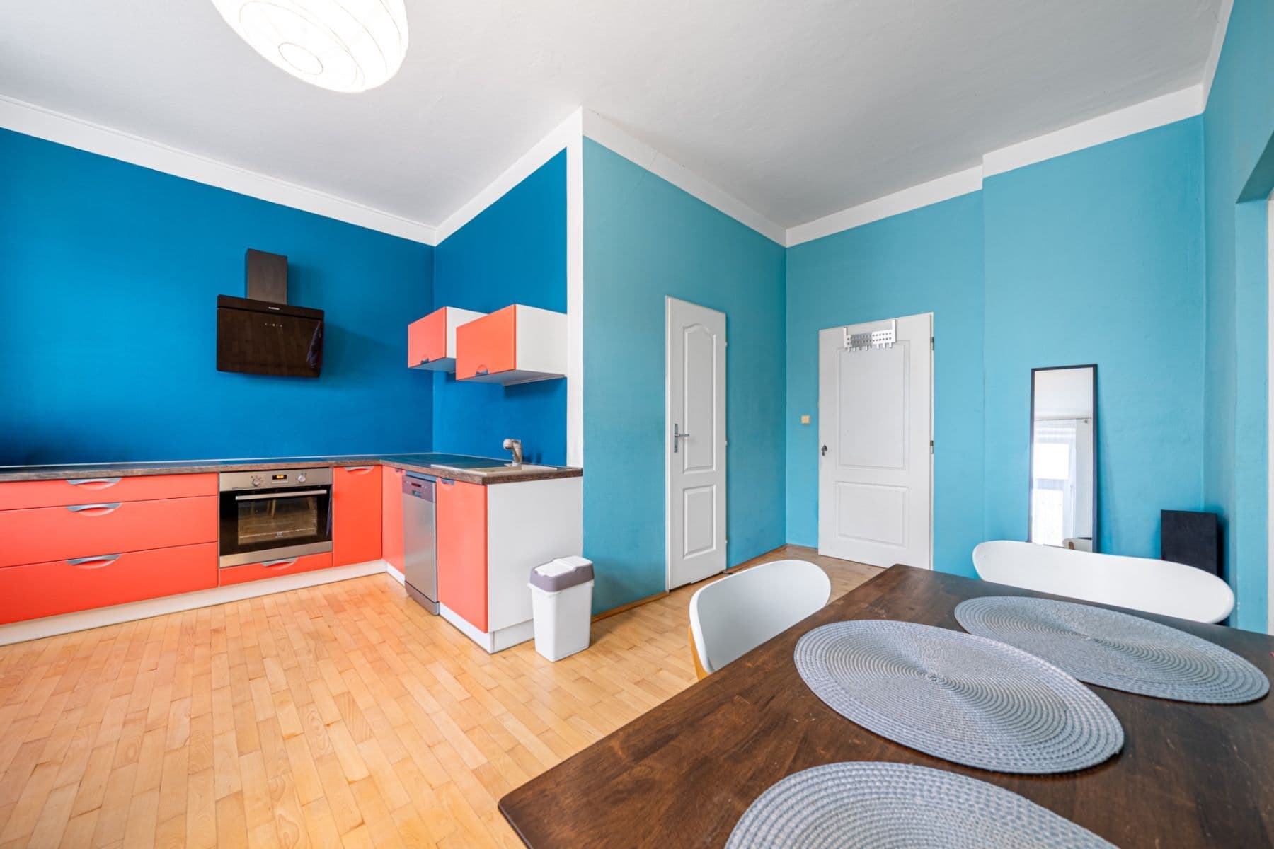 Prodej domu 320 m², pozemek 300 m², Rumunská, Karlovy Vary, Karlovarský kraj Prodej domu 320 m², pozemek 300 m², Rumunská, Karlovy Vary, Karlovarský kraj
