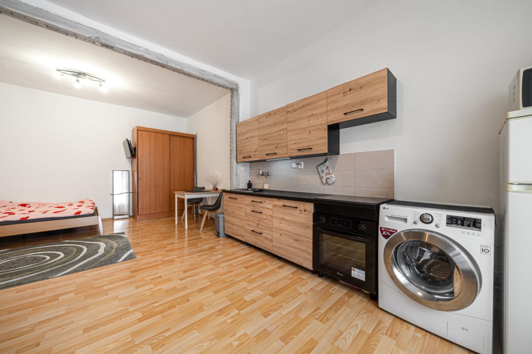 Prodej domu 320 m², pozemek 300 m², Rumunská, Karlovy Vary, Karlovarský kraj Prodej domu 320 m², pozemek 300 m², Rumunská, Karlovy Vary, Karlovarský kraj