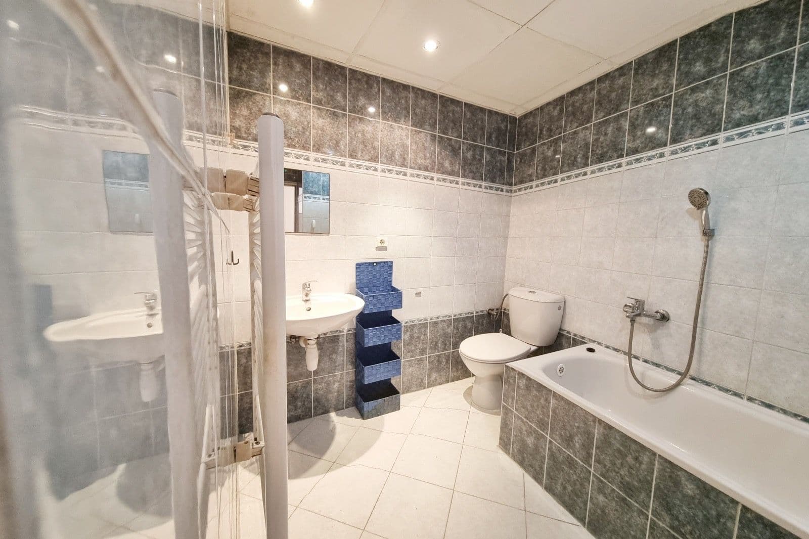 Prodej domu 320 m², pozemek 300 m², Rumunská, Karlovy Vary, Karlovarský kraj Prodej domu 320 m², pozemek 300 m², Rumunská, Karlovy Vary, Karlovarský kraj