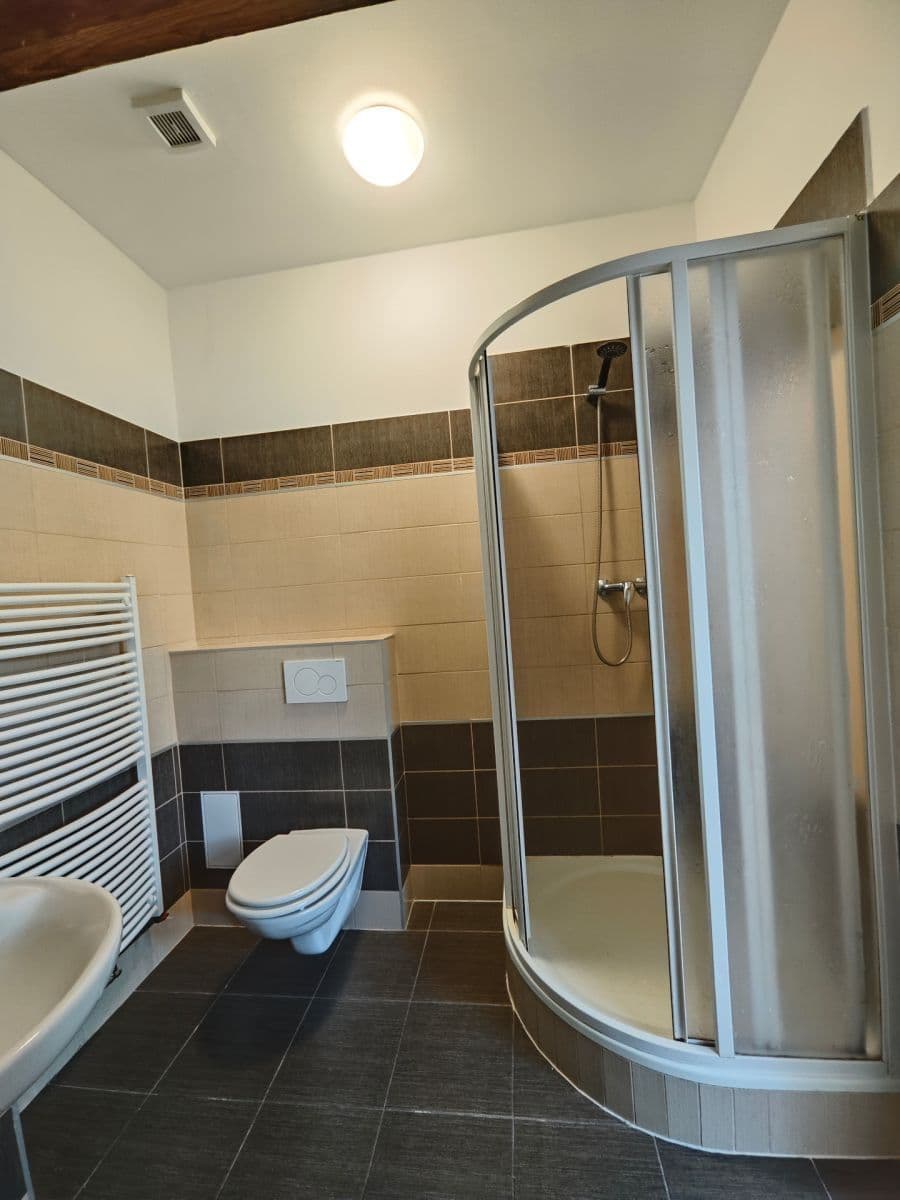 Prodej bytu 1+kk 32 m², V Okruží, Praha, Praha Prodej bytu 1+kk 32 m², V Okruží, Praha, Praha