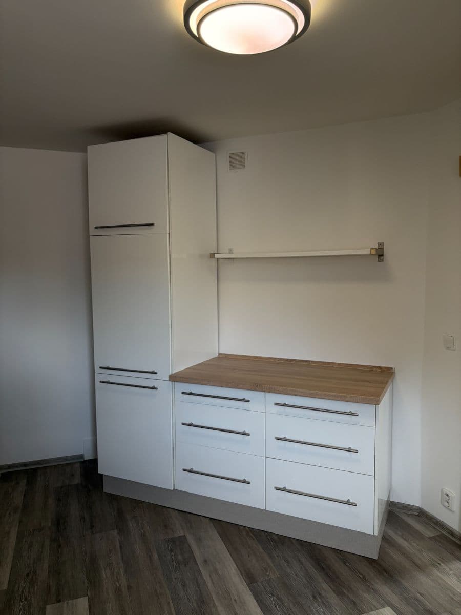 Pronájem bytu 2+1 60 m², Moskevská, Karlovy Vary, Karlovarský kraj Pronájem bytu 2+1 60 m², Moskevská, Karlovy Vary, Karlovarský kraj